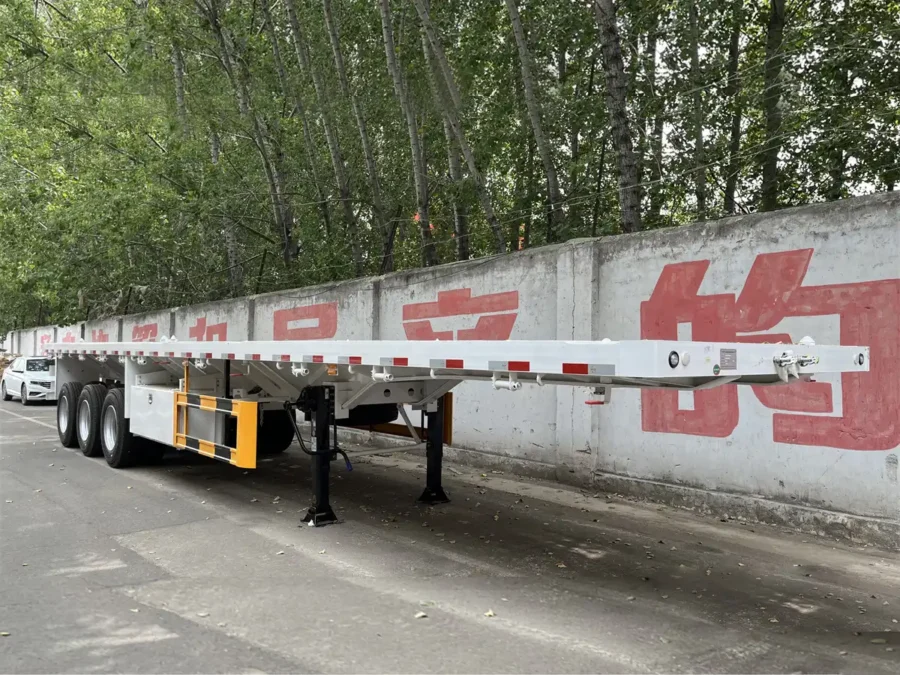 Tri-Axle-Flatbed-Semi-Trailer3 Tri Axle Flatbed Semi Trailer